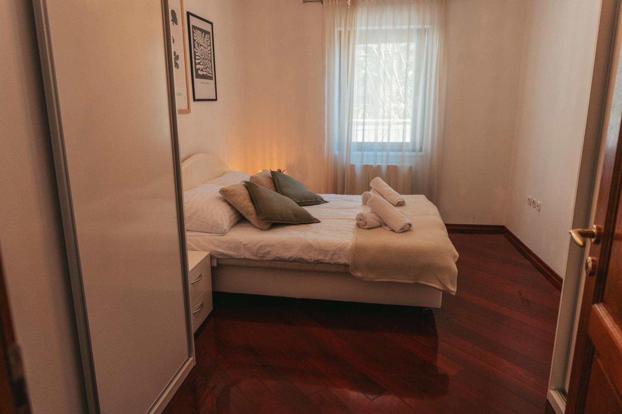 Villa Calista Icici Bagian luar foto