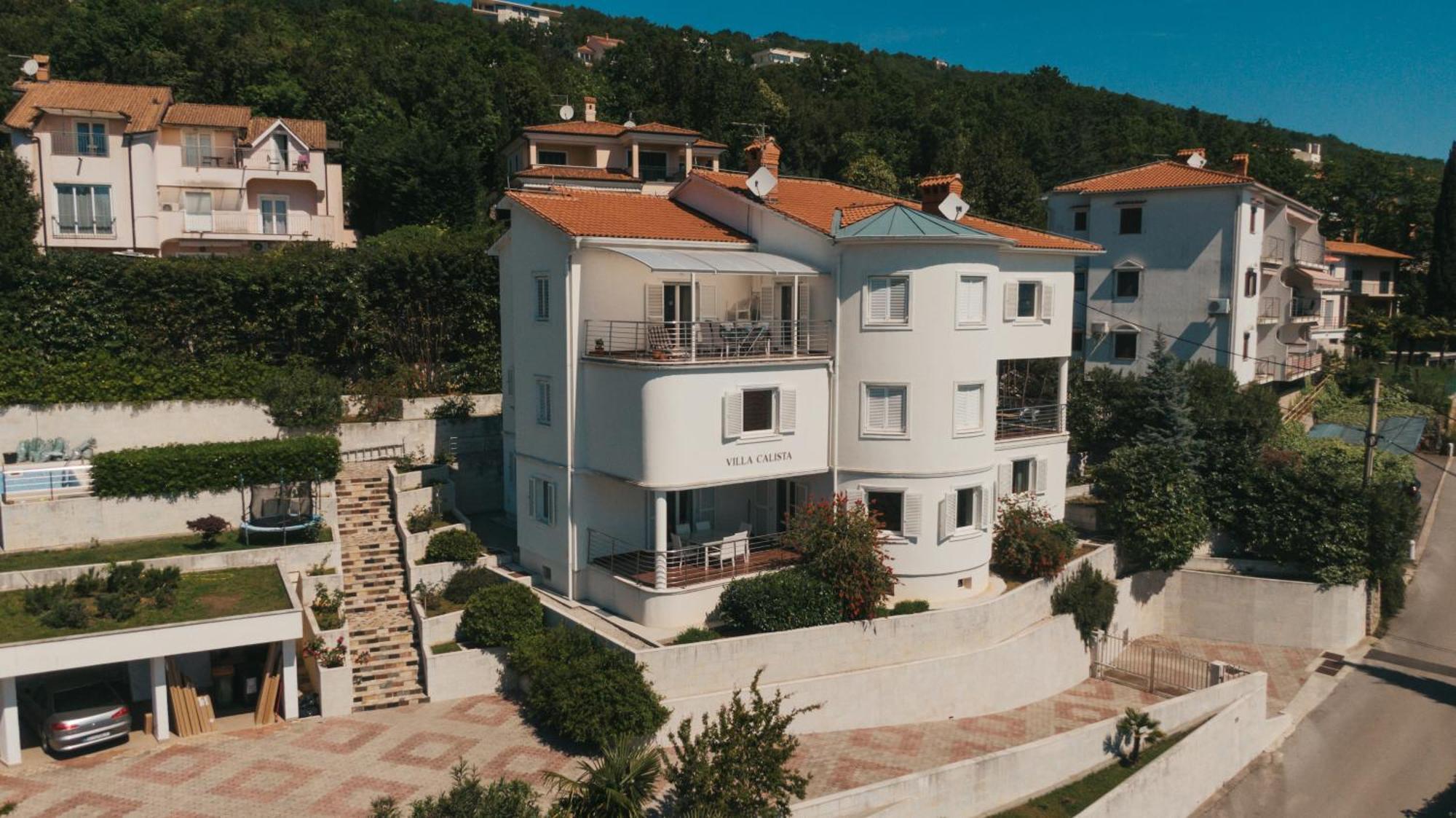 Villa Calista Icici Bagian luar foto