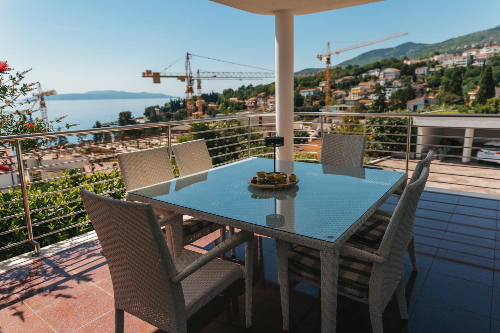 Villa Calista Icici Bagian luar foto