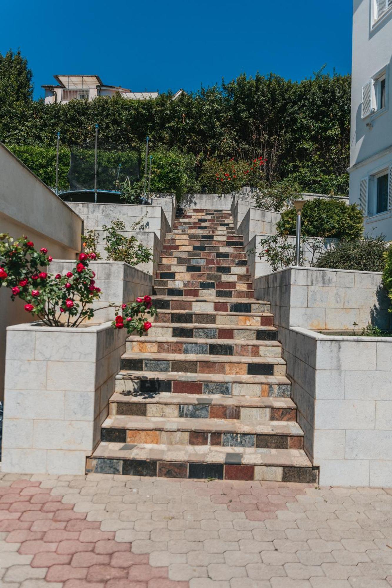 Villa Calista Icici Bagian luar foto